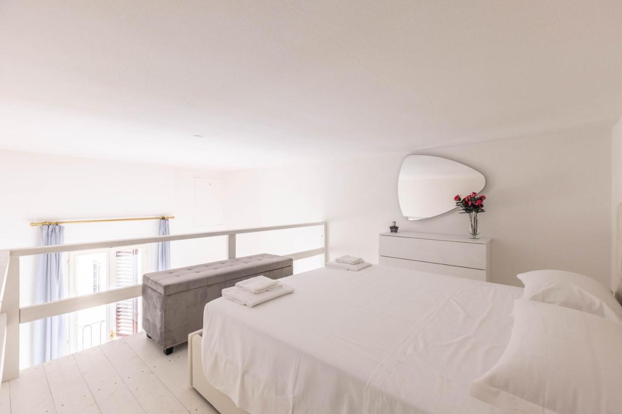 Ubaldini House, By Short Holidays Apartment