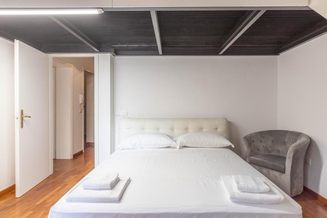 Ubaldini House, By Short Holidays Apartment